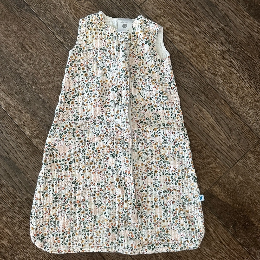 Little Unicorn 0-6 month muslin wearable blanket